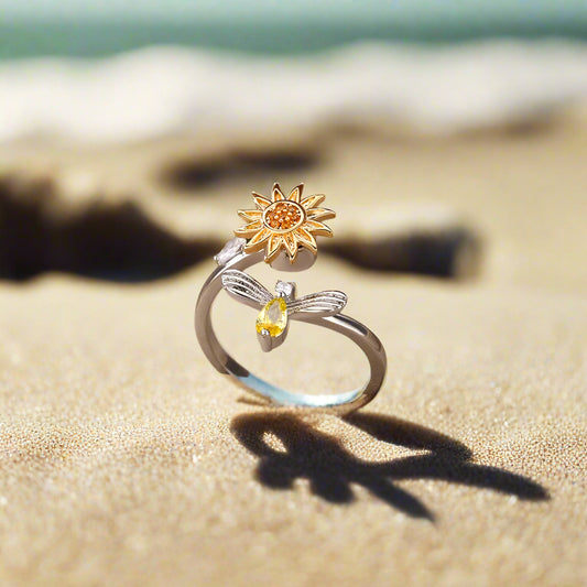 Luxe Sunbloom Spinner Ring™