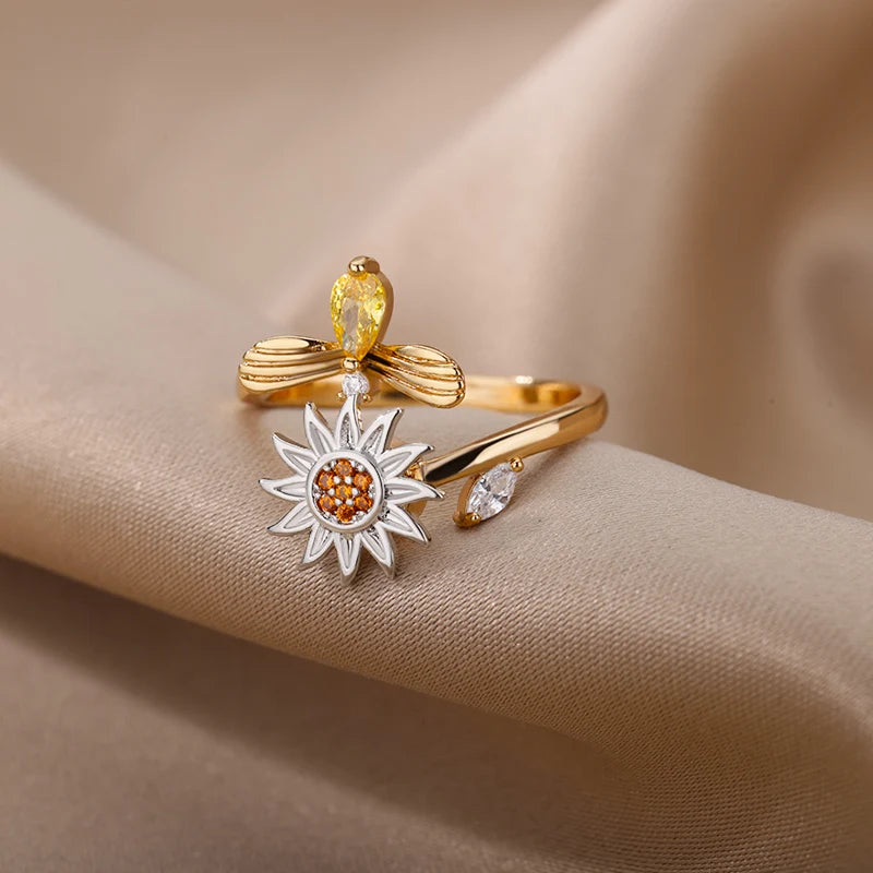 Luxe Sunbloom Spinner Ring™