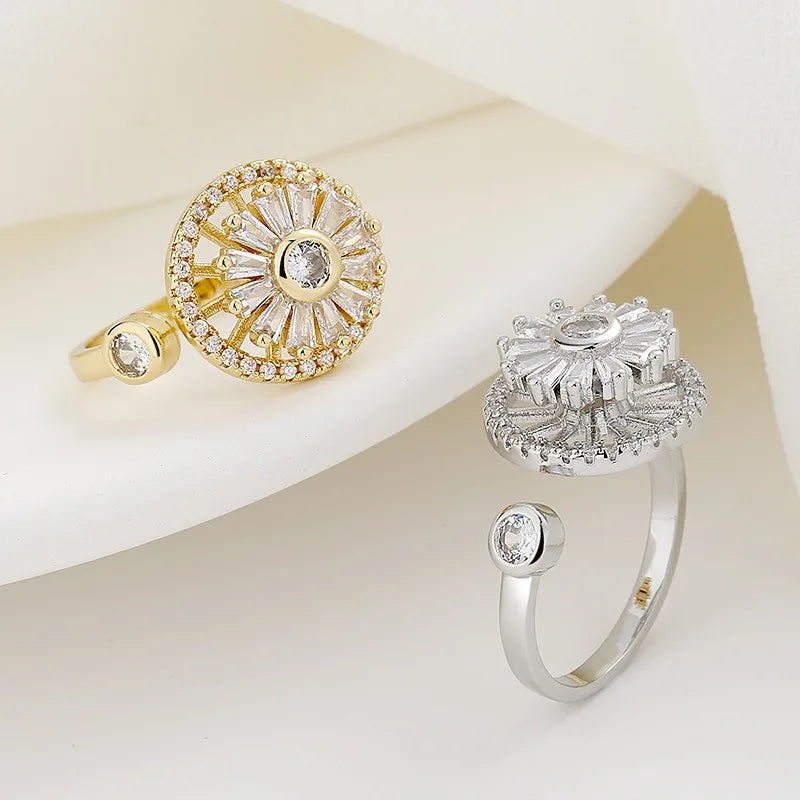 Luxe Sunburst Spinner Ring™